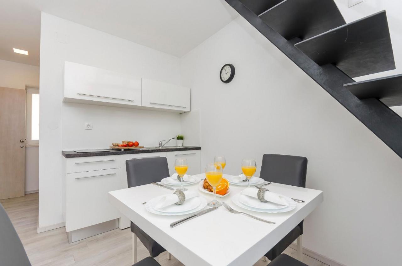 Apartments And Rooms Adriatic Suites 希贝尼克 外观 照片