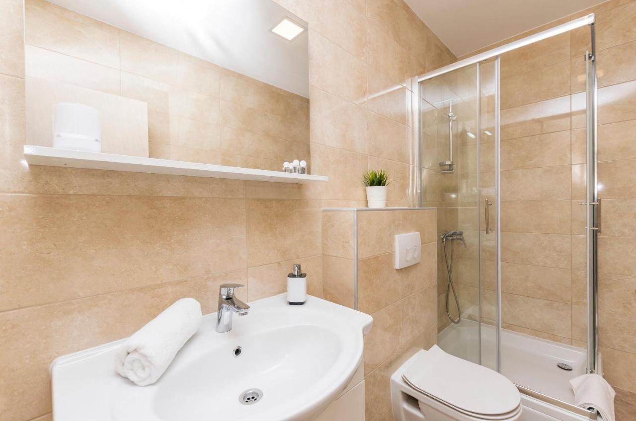 Apartments And Rooms Adriatic Suites 希贝尼克 外观 照片