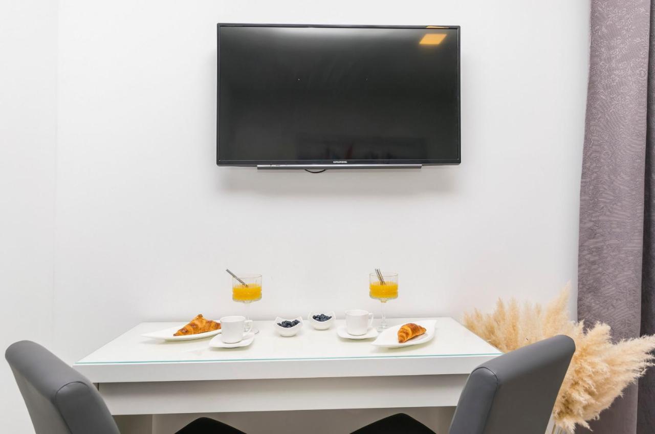 Apartments And Rooms Adriatic Suites 希贝尼克 外观 照片