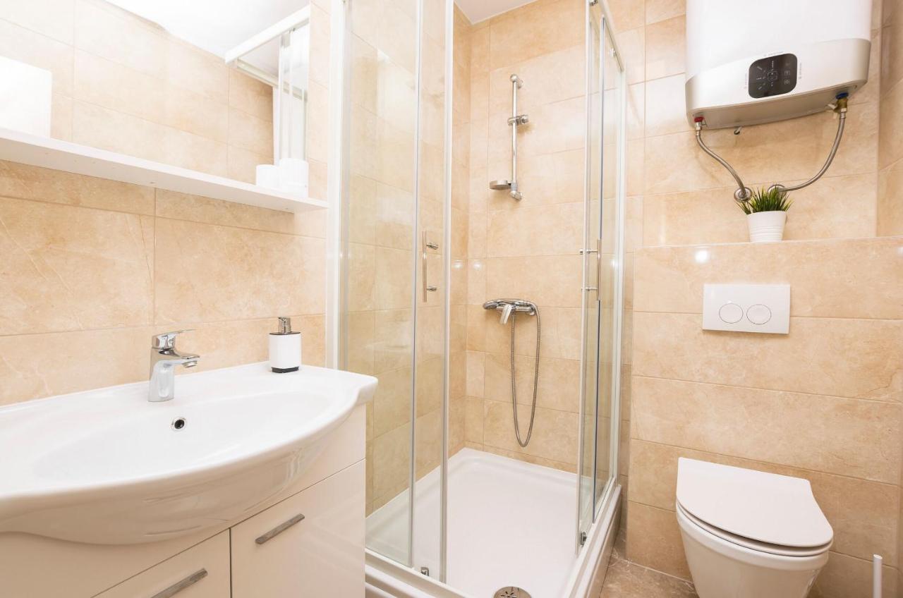 Apartments And Rooms Adriatic Suites 希贝尼克 外观 照片